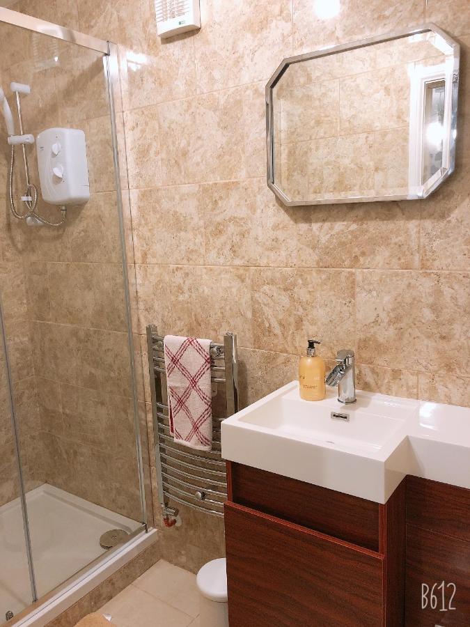 Flat 1 - Entire Modern Studio With En-Suite And Free Parking Close To Qmc, City Centre & Notts Uni Nottingham Exteriér fotografie