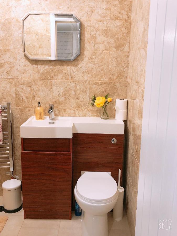 Flat 1 - Entire Modern Studio With En-Suite And Free Parking Close To Qmc, City Centre & Notts Uni Nottingham Exteriér fotografie